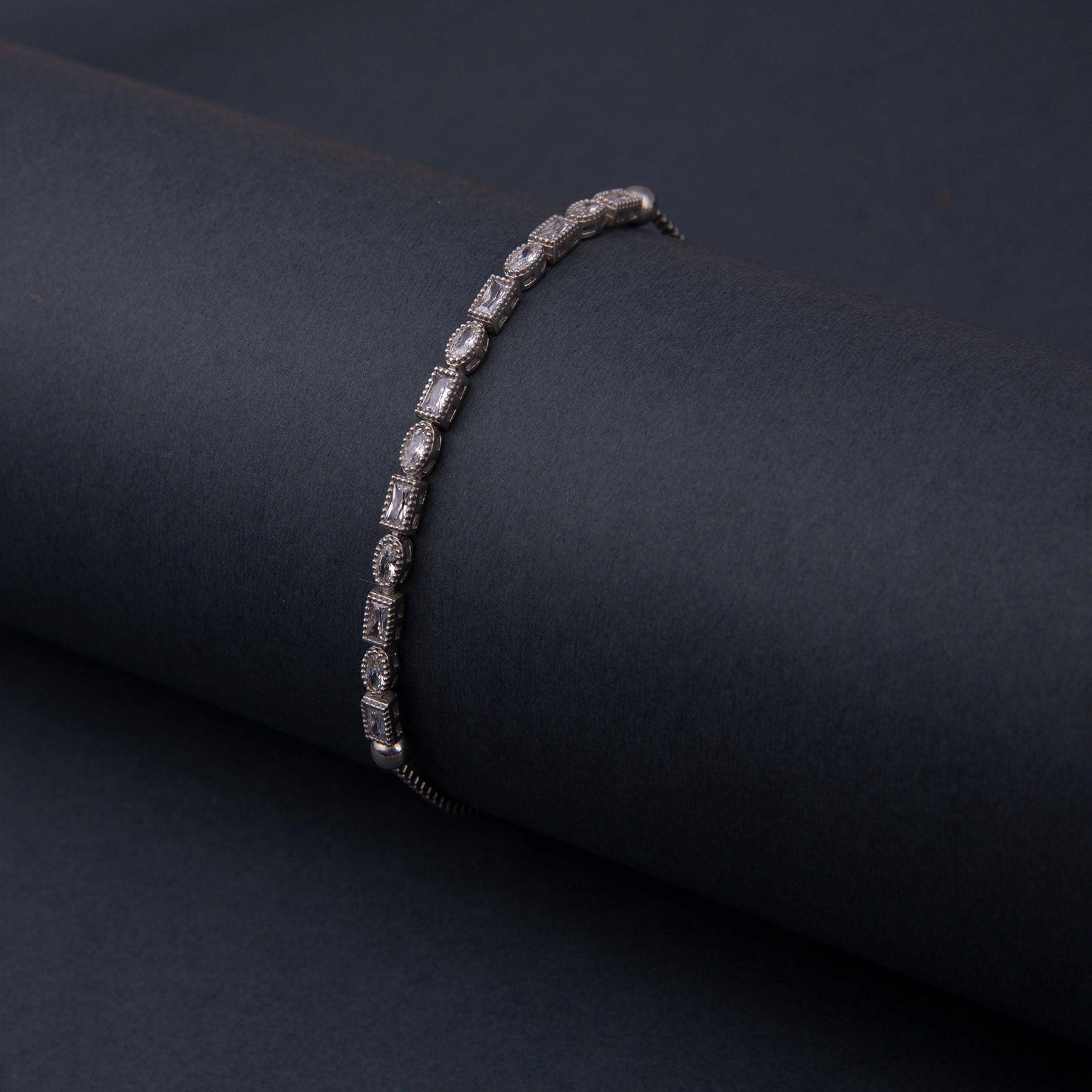 925 Sterling Silver Bracelet with Waterway Lift - EFENDINA PAZAR - Ve Tesbih - vealisveris - Z1588