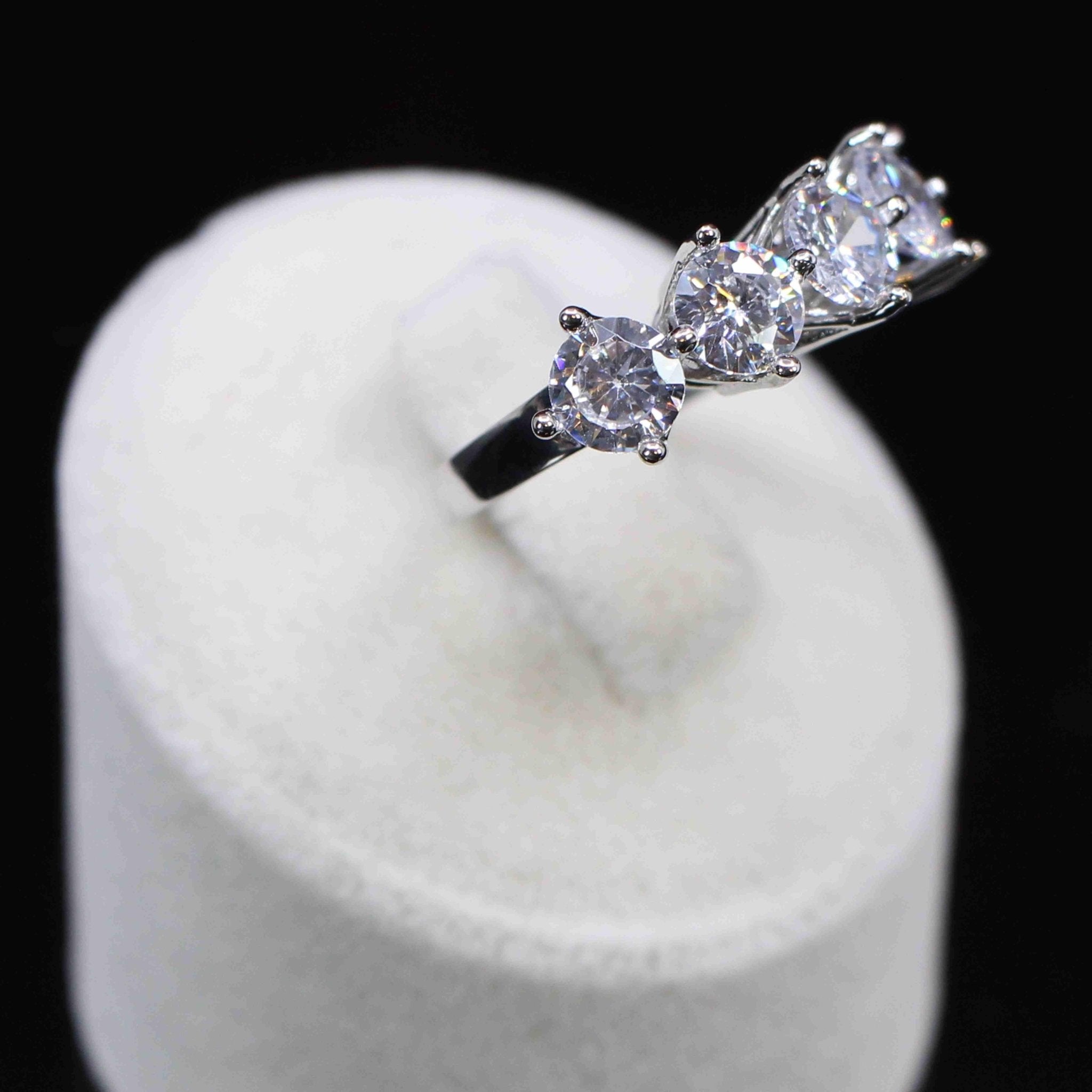 925 Sterling Silver Five Stone Ring with Zircon Stone - EFENDINA PAZAR - Ve Tesbih - 