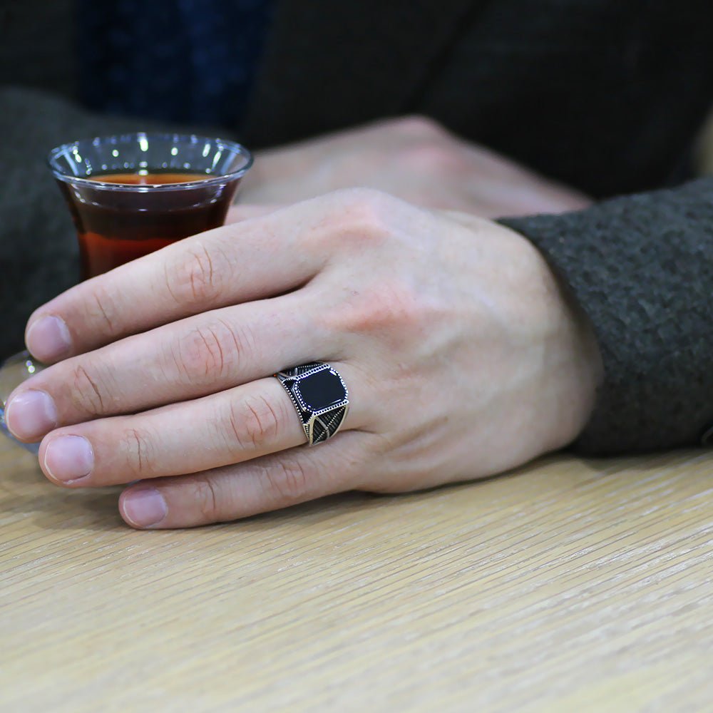 925 Sterling Silver Men's Ring with Black Onyx Stone and Oxide Edges - EFENDINA PAZAR - Tesbihane - 102002363