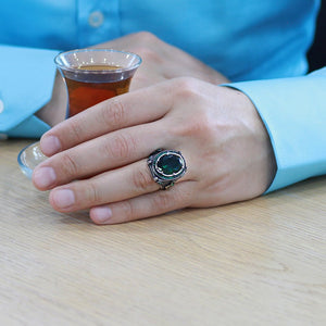 925 Sterling Silver Men's Ring with Facet Cut Green Zircon Stone and Torch Detail on the Sides - EFENDINA PAZAR - Tesbihane - 102002595