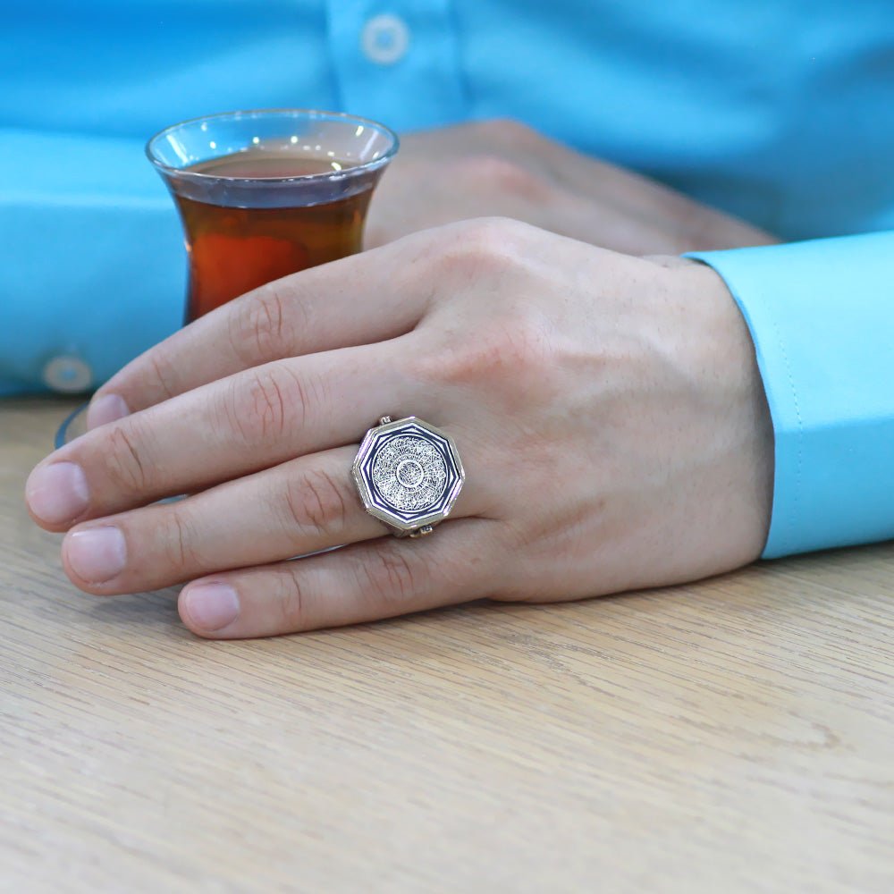 925 Sterling Silver Men's Ring with Hüsn - i Calligraphy Ayetel Kürsi Written on it and Dagger Detail on the Edge - EFENDINA PAZAR - Tesbihane - 102002618