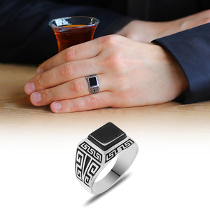 925 Sterling Silver Men's Ring with Labyrinth Patterned Black Onyx Stone - EFENDINA PAZAR - Tesbihane - 102002241