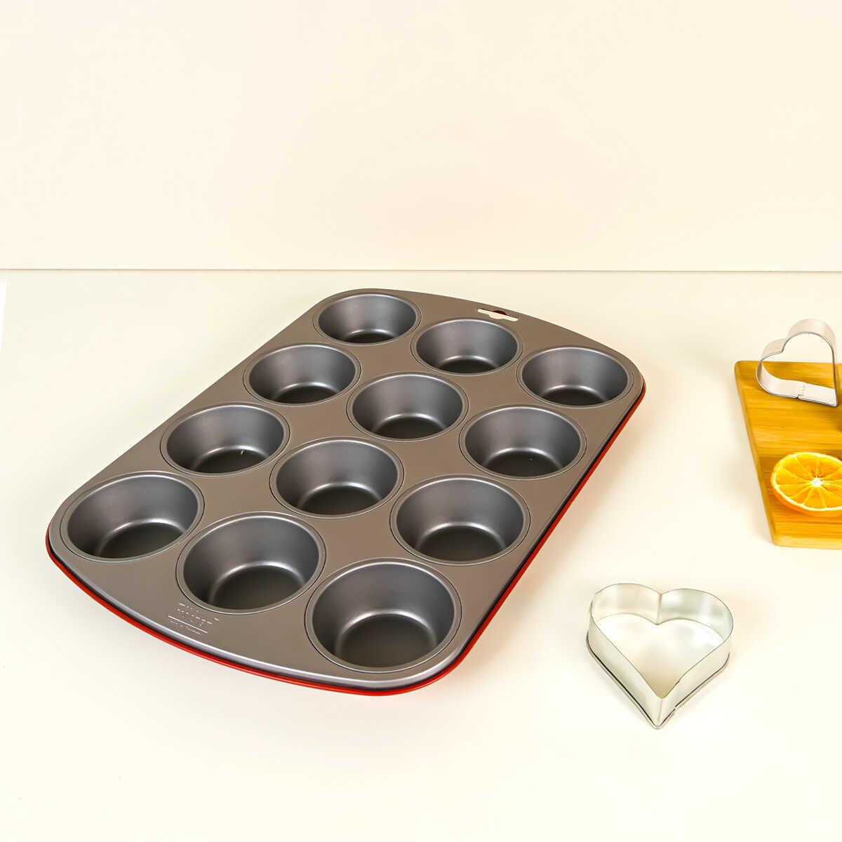 Kaiser Classic Plus 12-Piece Muffin Mold Red