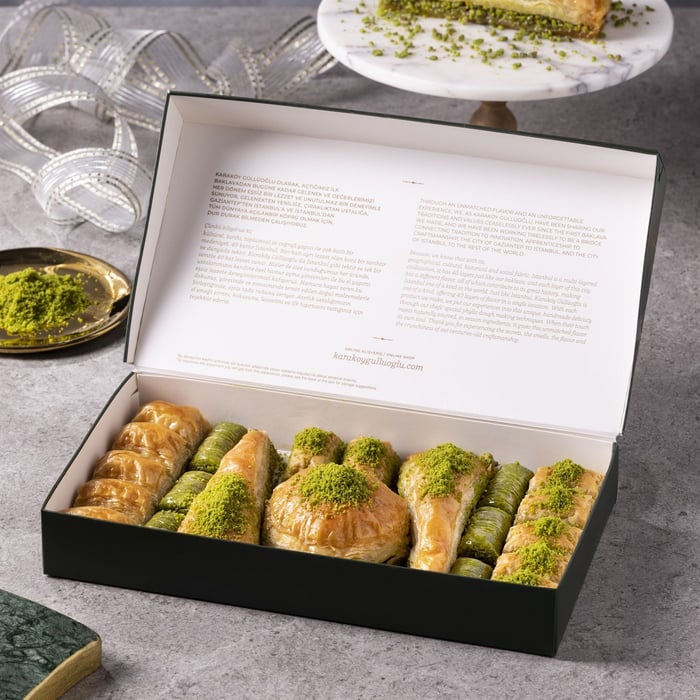 Karaköy Güllüoğlu Premium Pistachio Baklava Box 1 KG - EFENDINA PAZAR - Karaköy Güllüoğlu - 