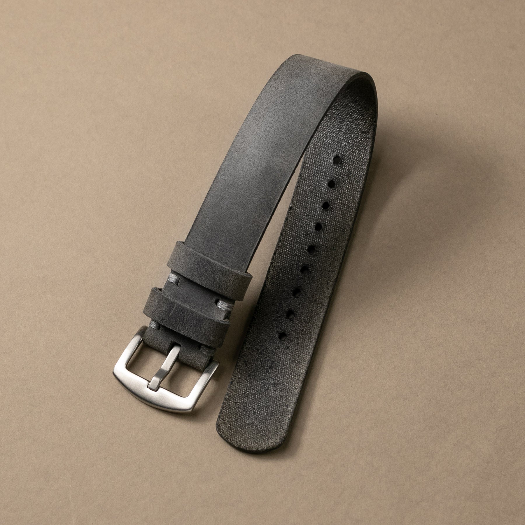 حزام ساعة جلدي بتصميم عسكري  بلون رمادي من Roarcraft