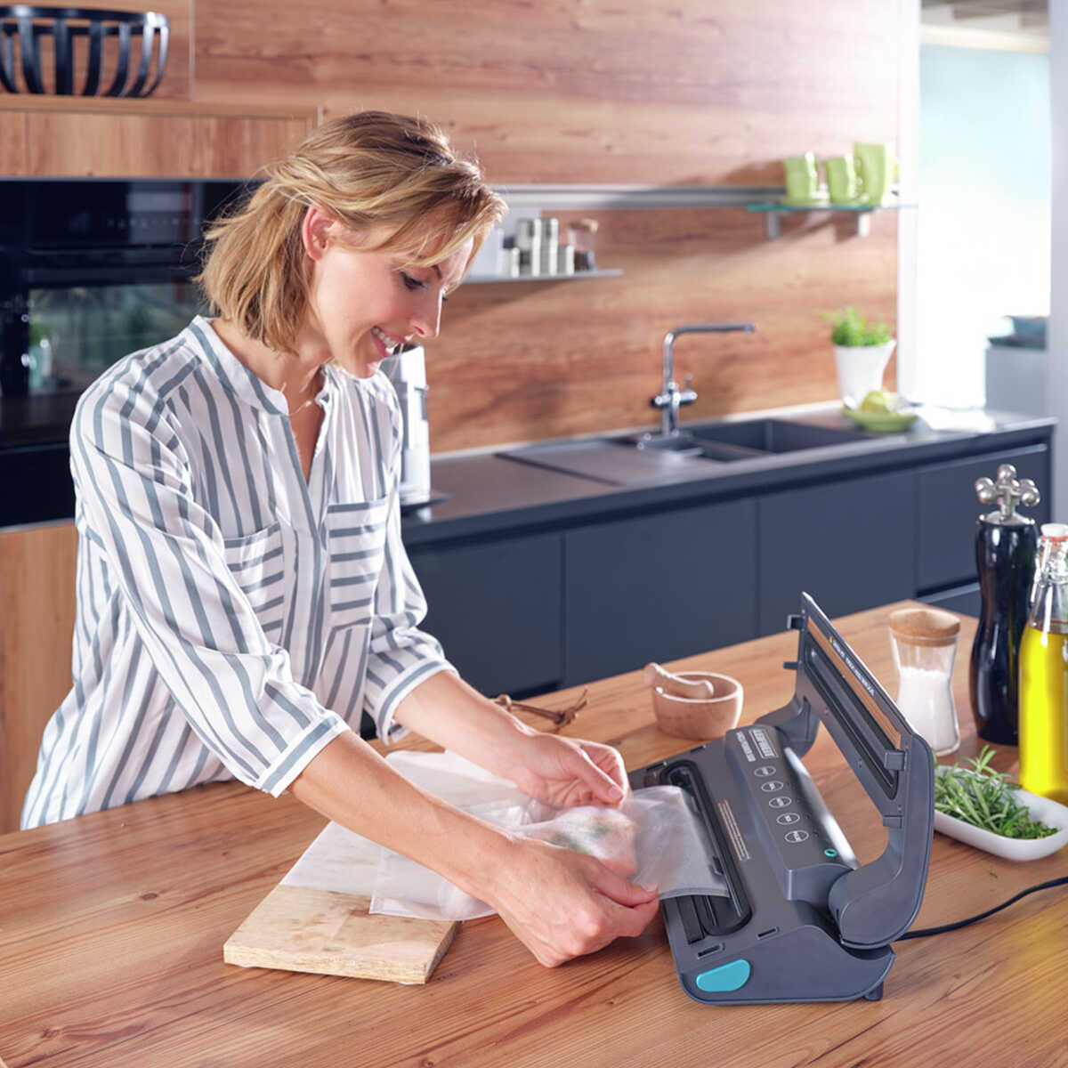 Leifheit Vacu Power 500 Vacuum Device - EFENDINA PAZAR - LEIFHEIT - 4006501032362