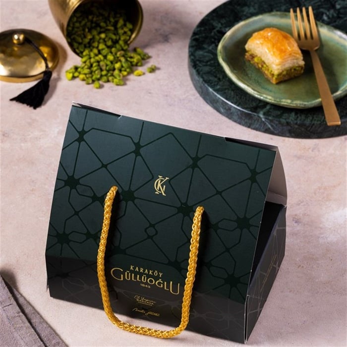 Karaköy Güllüoğlu Special Pistachio Baklava Gift Box 4 Packs 1