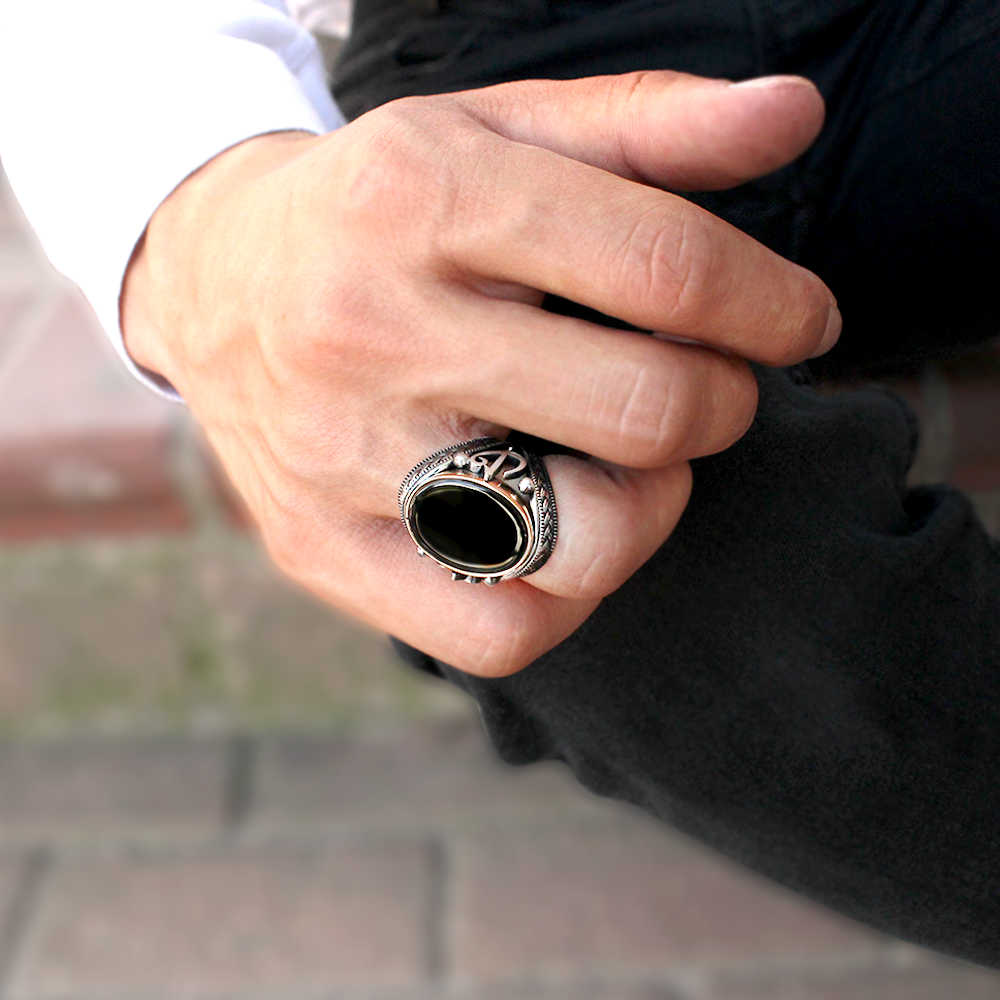 Elif"و"Silver Süveyda Ring with Embroidered Black Onyx Stone-4