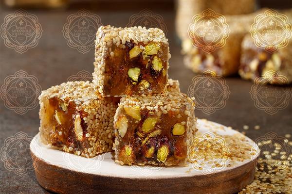 turkish delight with cut sesame and pistachio 1