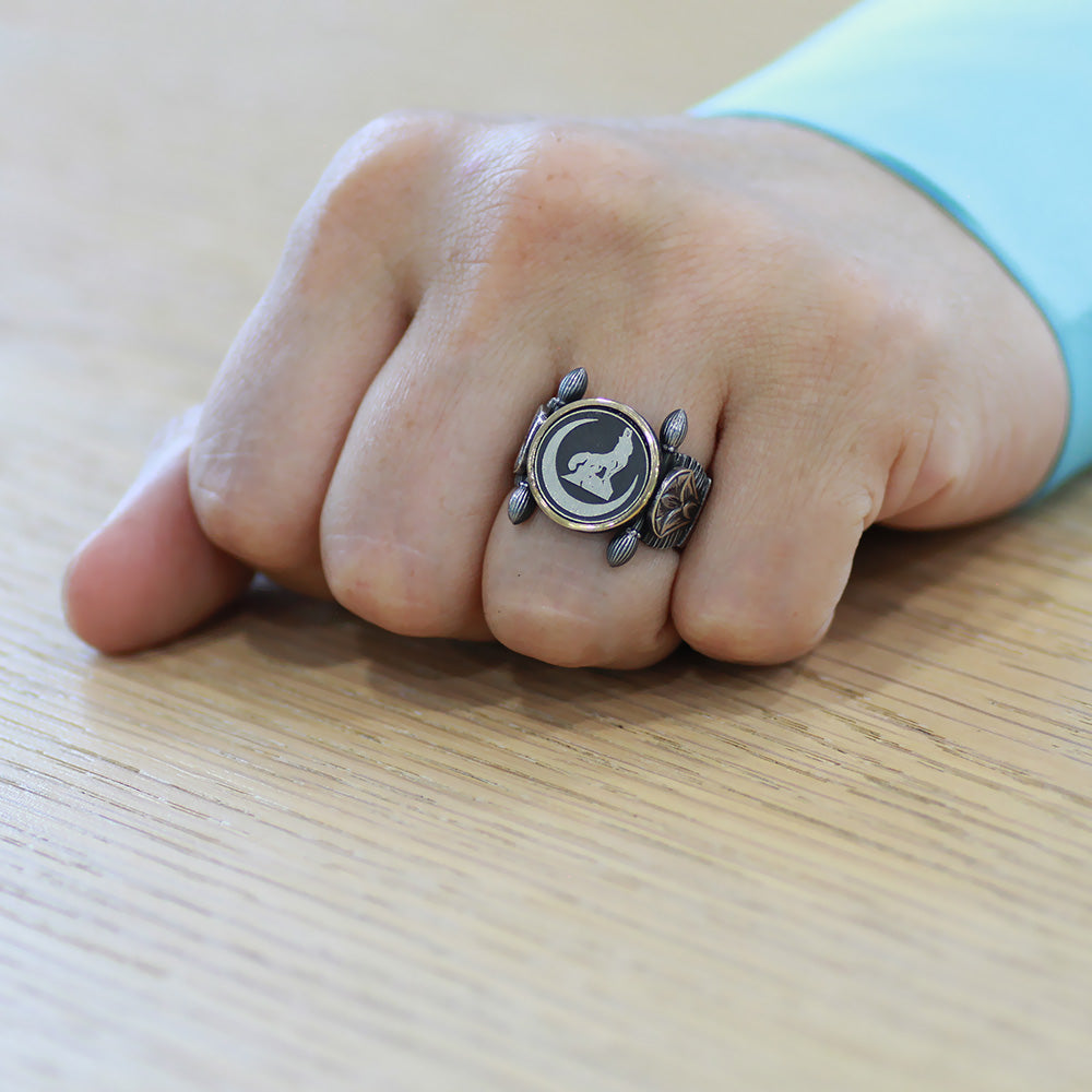 Silver Men's Ring with Gray Wolf Motif