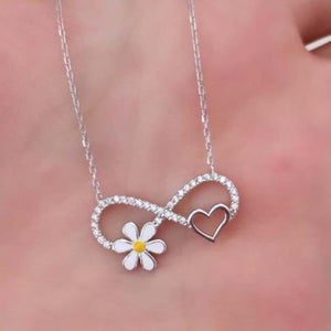 Ve Tesbih Daisy Heart Infinity Silver Necklace