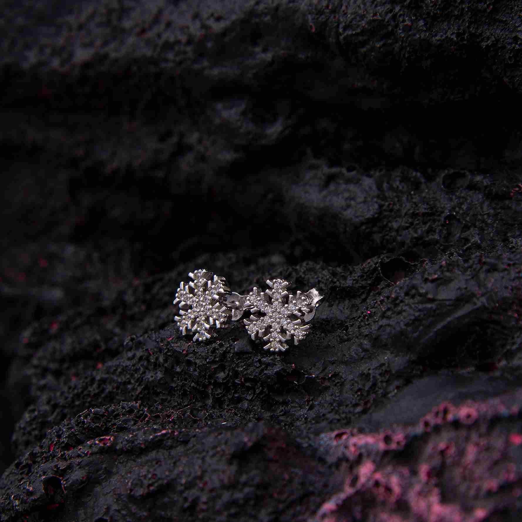 Ve Tesbih Snowflake Silver Earring with Zircon Stone